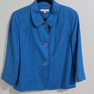 Blue Blazer with Short Sleeves and Tailored Silhouette